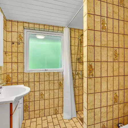 3 Bedroom Gorgeous In Σπίτι διακοπών *